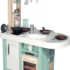 Cuisine-au-design-tres-contemporain-et-avec-des-couleurs-douces
