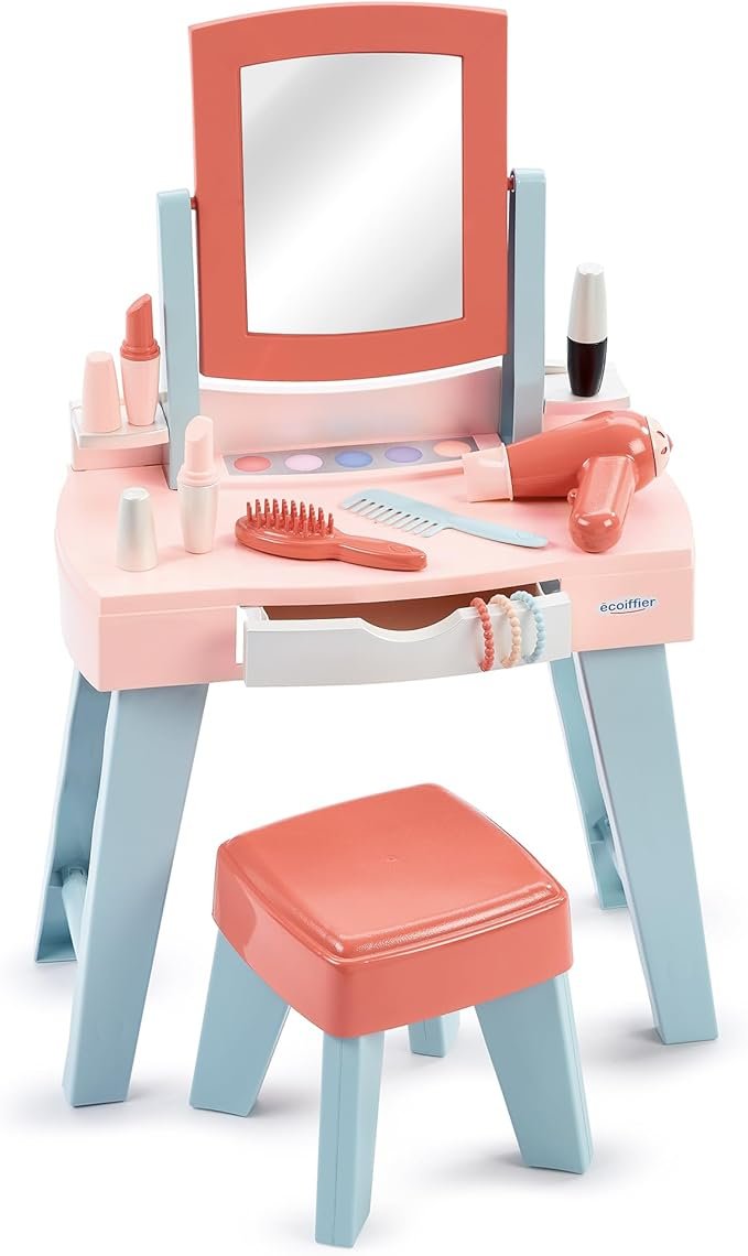 coiffeuse et son tabouret ont la taille idéale pour toutes les petites