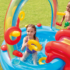 jeu gonflable arc-en-ciel ! Son toboggan intégré avec tapis